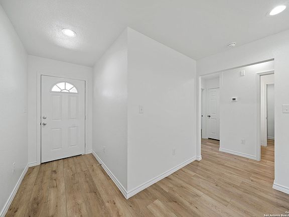 5th image of 126 Huerta St