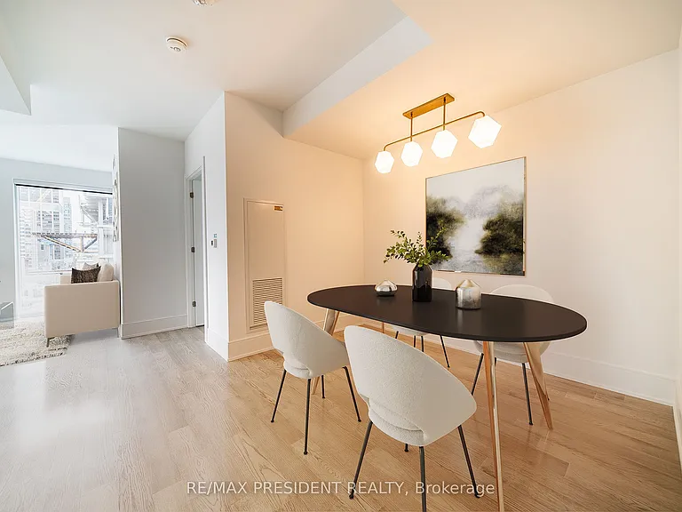 1 Gloucester St #816 — Photo 6