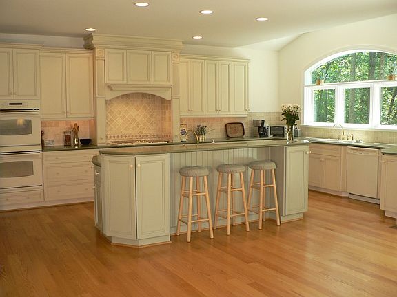 Kitchen with plenty of Space