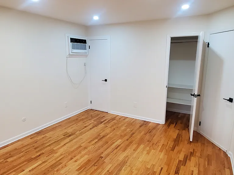 152 W 18th St #2 — Photo 11