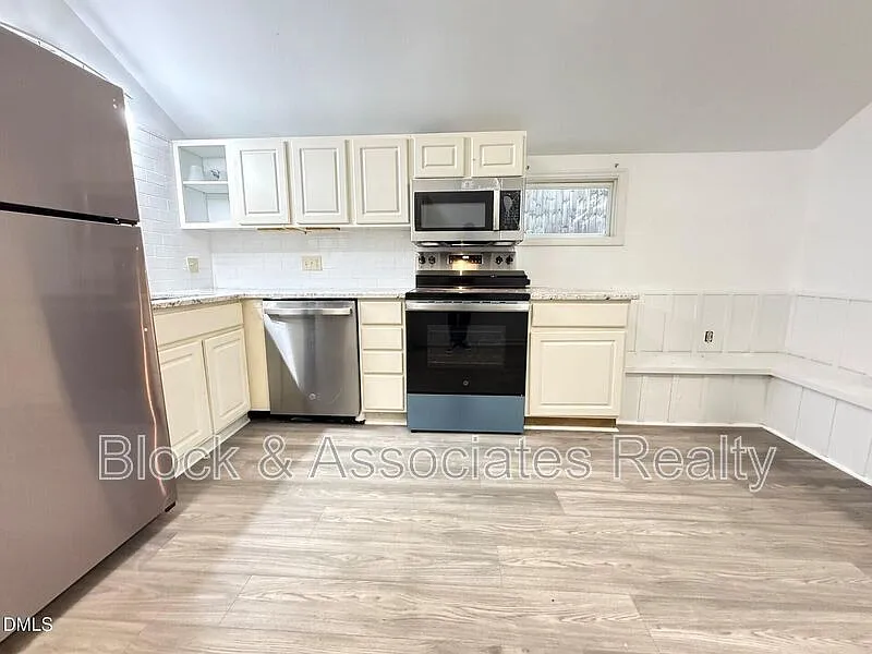 1 bed, 1.0 bath, $1,650 — Photo 3