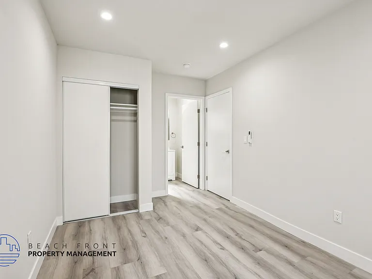 716-722 East 7th Street — Photo 28