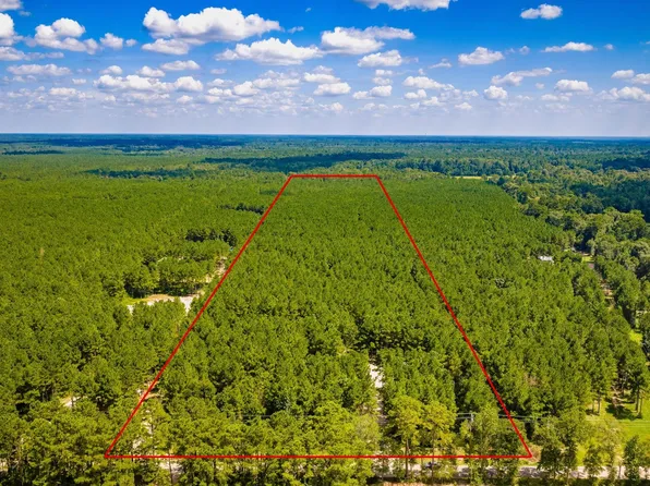 5633 Duff Rd, Livingston, TX 77351