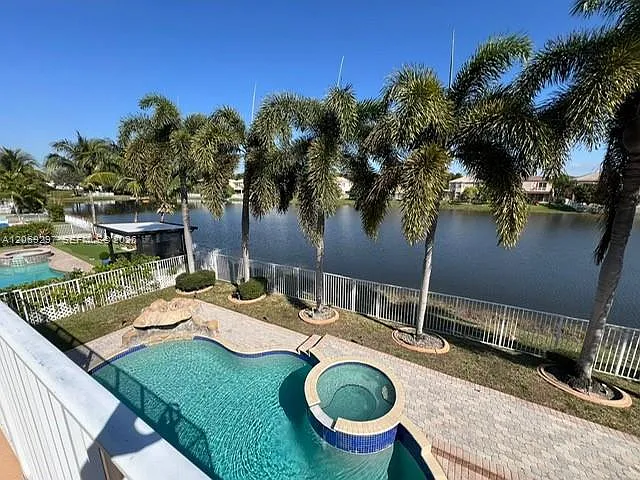 4957 SW 167th Ave — Photo 3