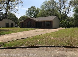 2725 Ashwood Cv, Horn Lake, MS 38637