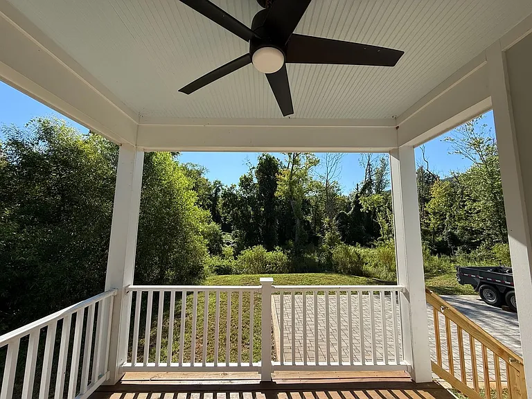 906 Nassau St — Photo 28