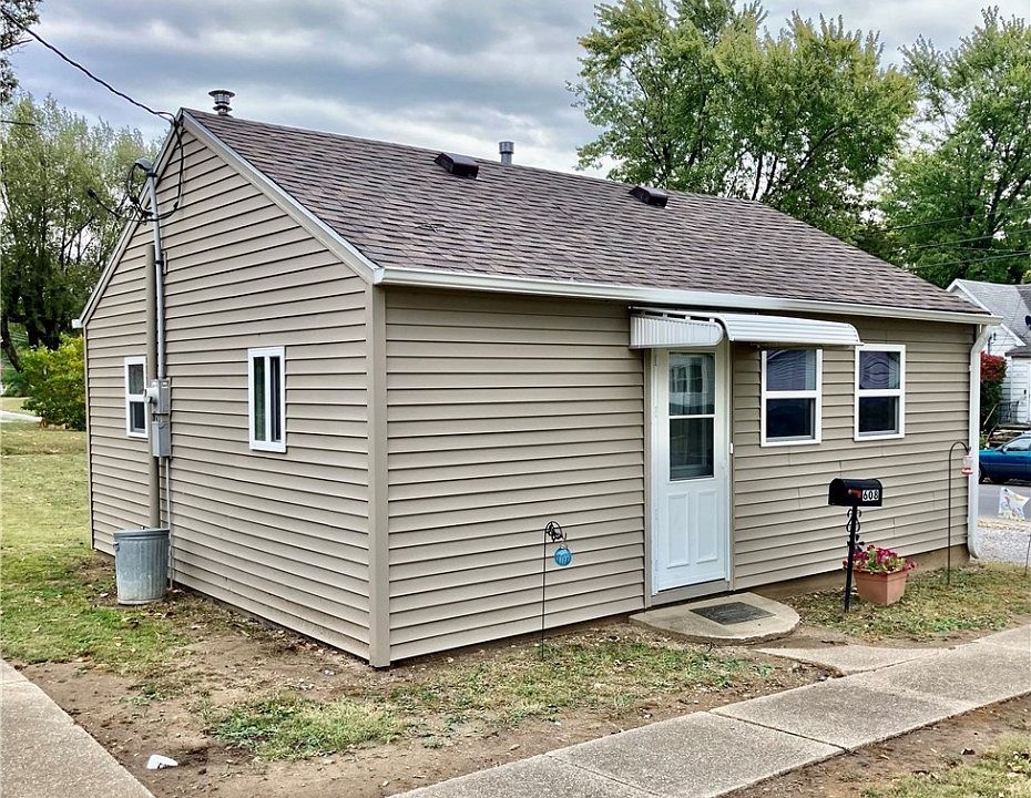 608 Barton St, Newton, IL 62448 Zillow