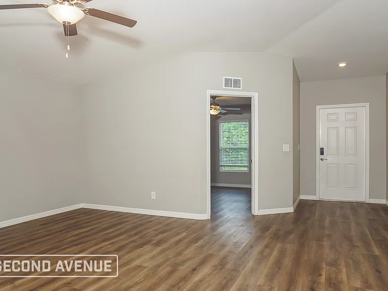 486 Hoffer St — Photo 12