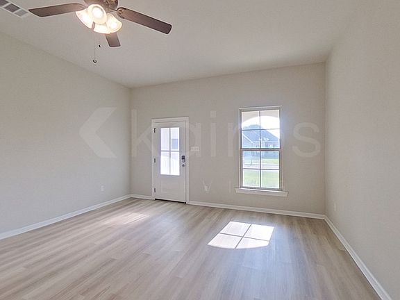 3rd image of 141 Keaton Ct