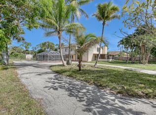 5323 Club Rd, Haverhill, FL 33415