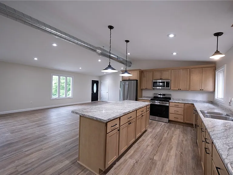 1165 Kings Ln — Photo 11