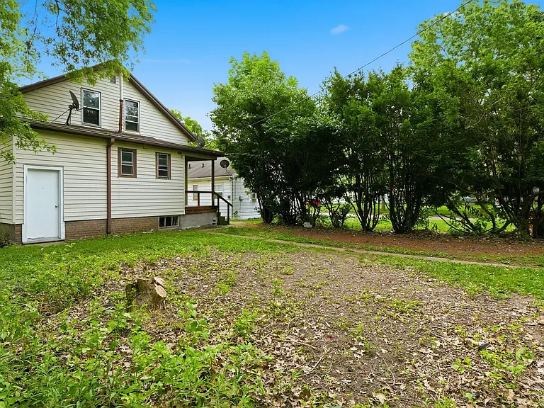 3034 Abbott St — Photo 11