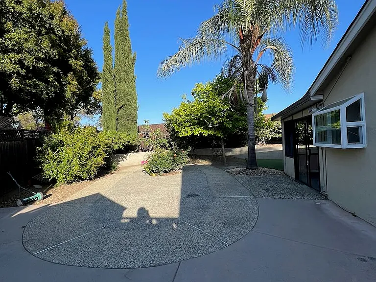 1324 Bertland Ct — Photo 7
