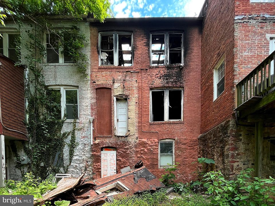2nd image of 4217 Potter St