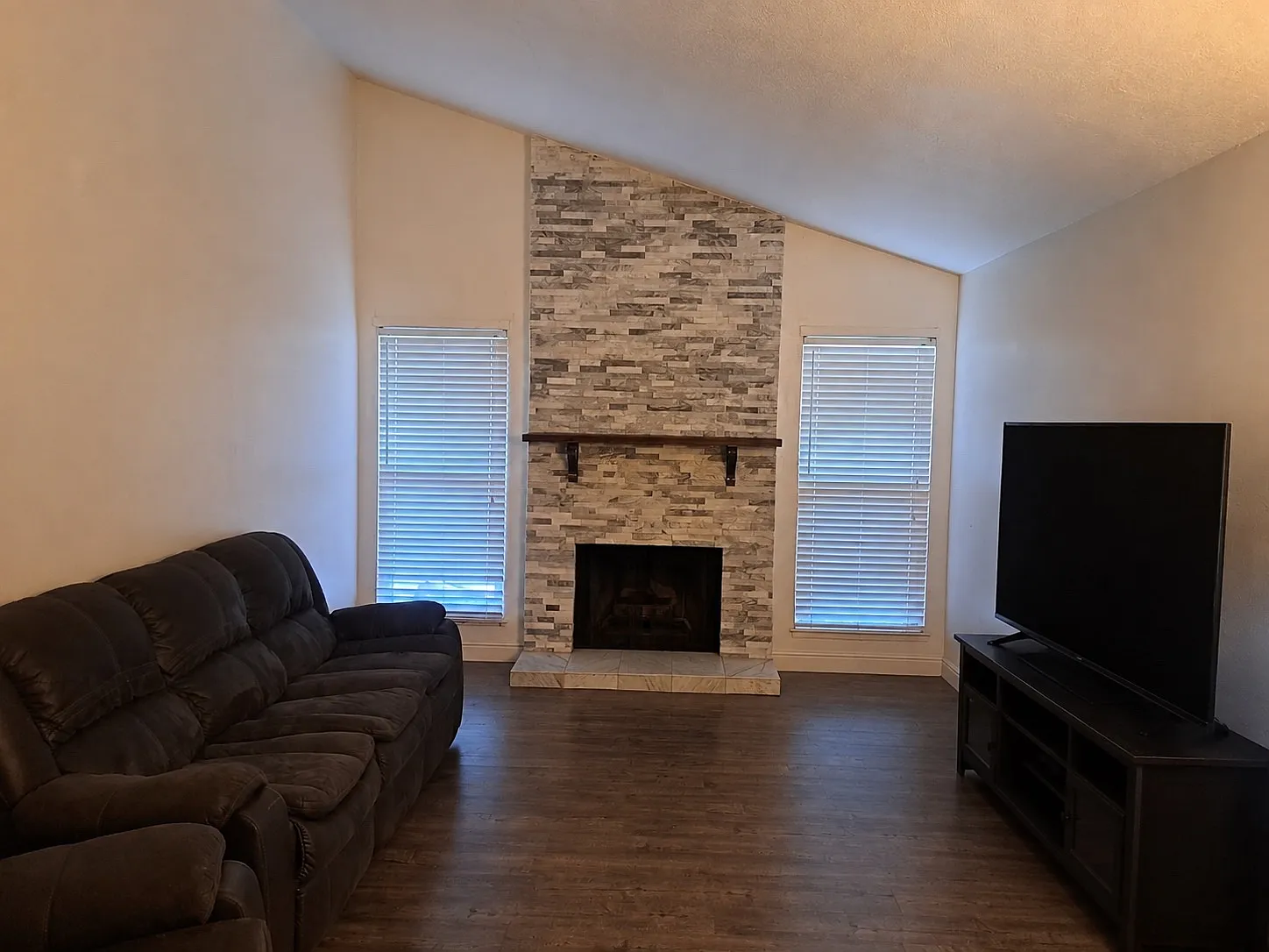 4 bed, 1543 sqft, $2,650 — Photo 4