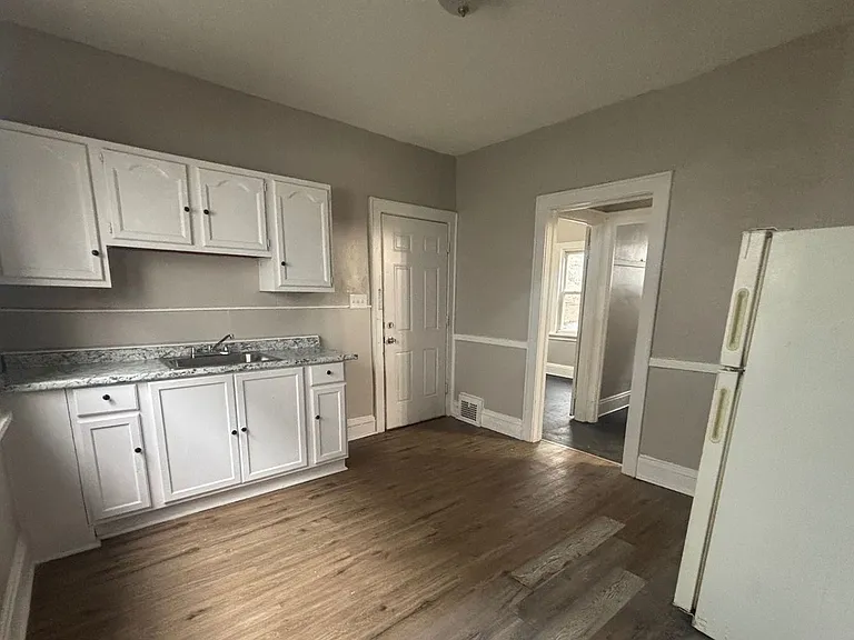 12022 Griffing Ave — Photo 11