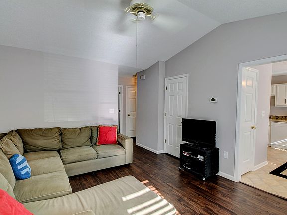4th image of 600 35th Street #602