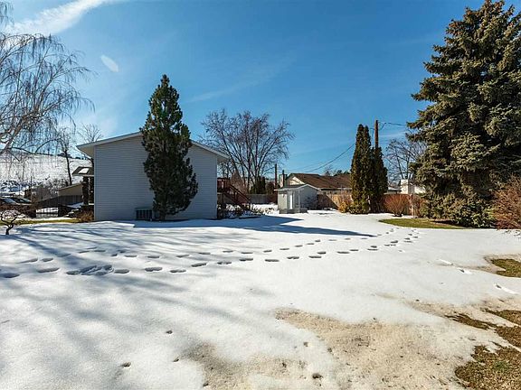 3rd image of 741 Grosscup Blvd