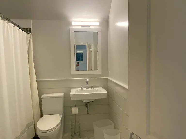 48 Tyrone Dr — Photo 17