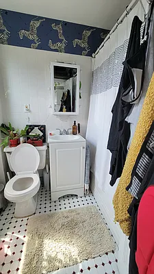 Rented by New York Dwellings LLC | media 23