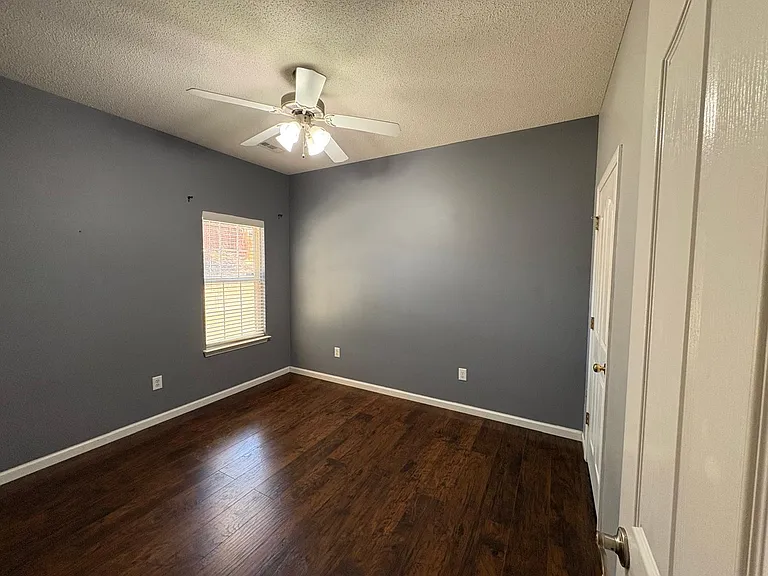 103 Lantana Ct — Photo 13