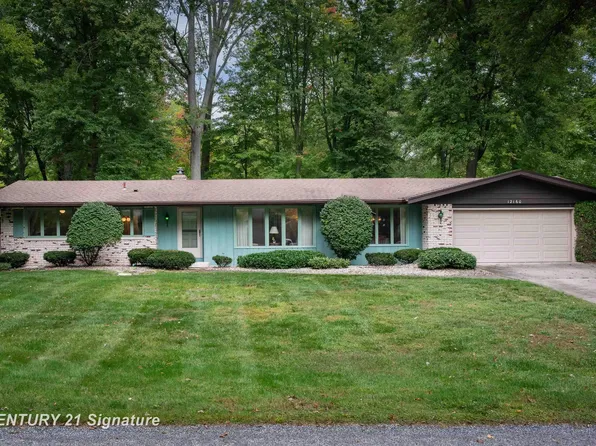 12160 Sanders Dr, Freeland, MI 48623