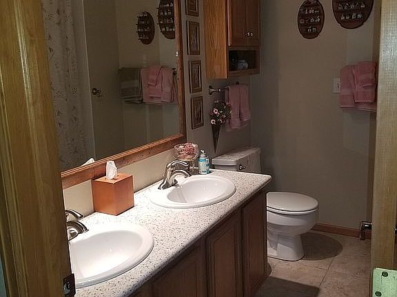 guest bath, double vanities