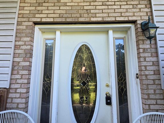 2nd image of 616 Hollow Dr