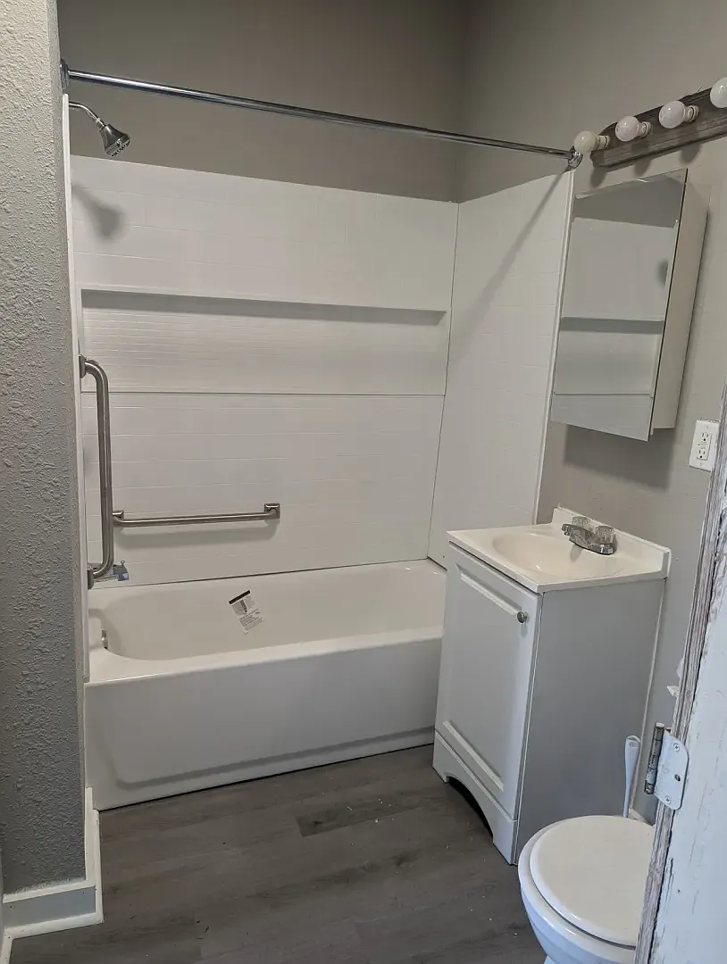 Cozy Cottage Living at 216 S Florida 1 Bedroom Home Just for You! — Photo 4