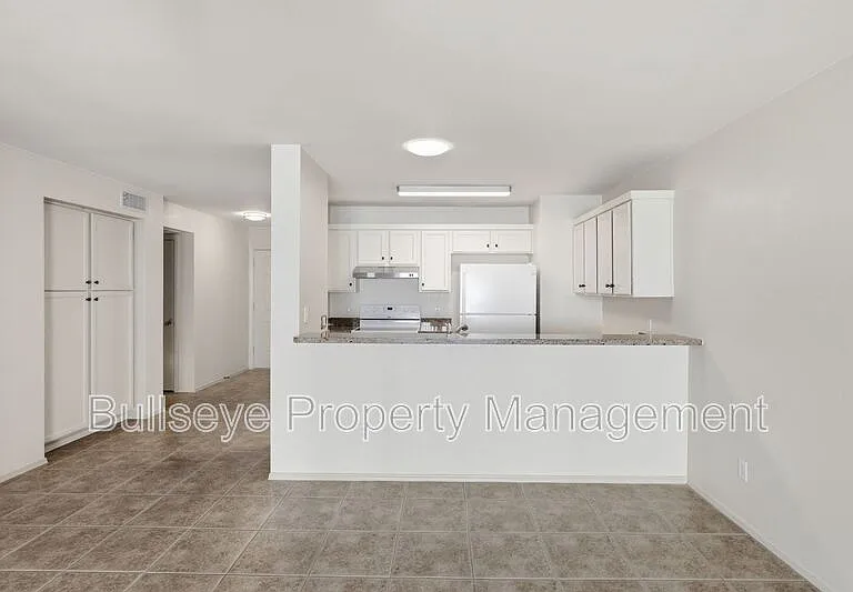 18624 N 93rd Ave — Photo 5