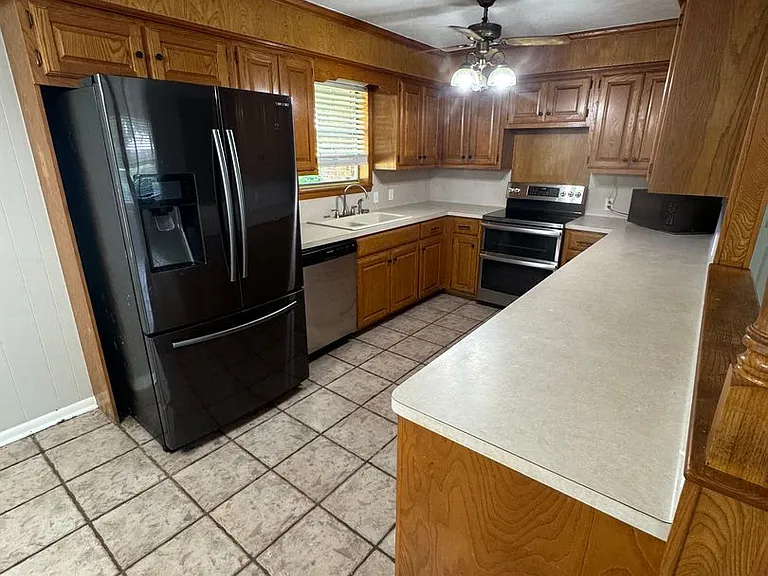 8174 FM 1402 — Photo 7