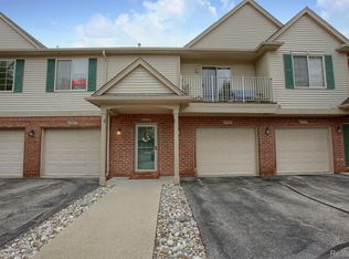 45546 Hidden View Ct #29, Utica, MI