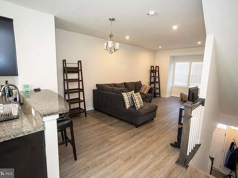 9926 New Pointe Dr — Photo 4