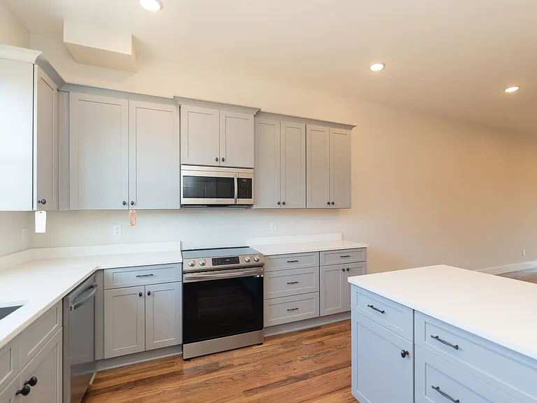 1039 Montague Pl — Photo 12