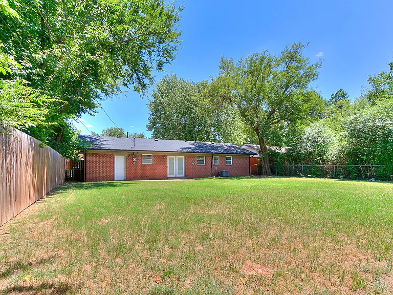212 S Mercedes Dr — Photo 23