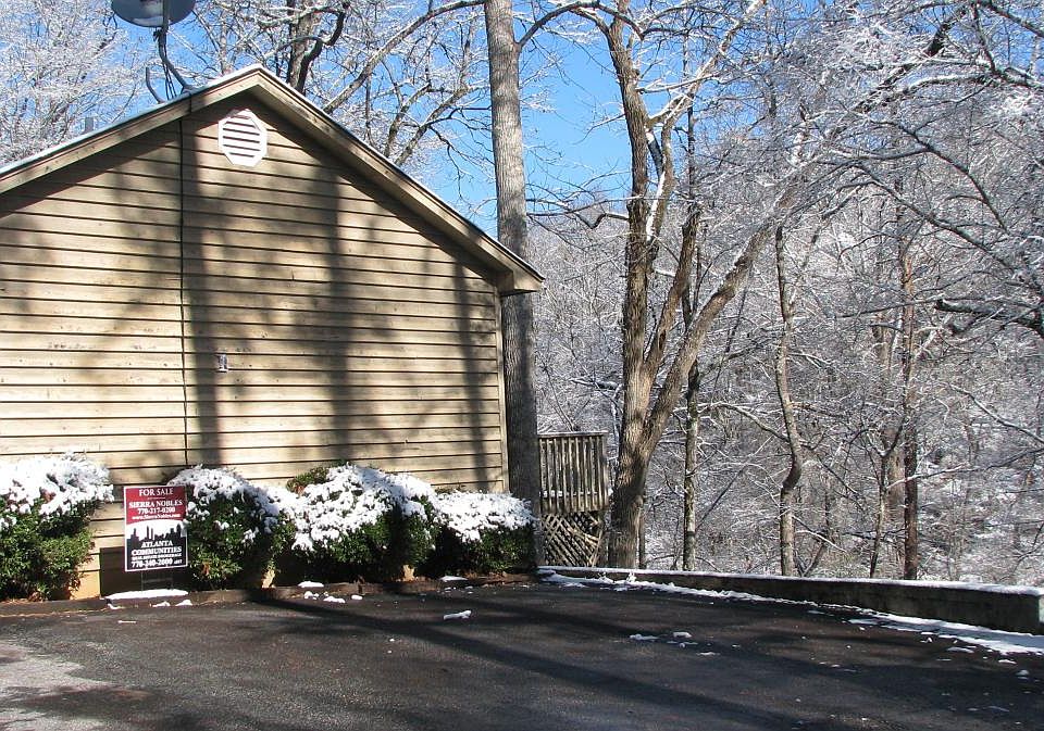 1st image of 15 Bobwhite Dr