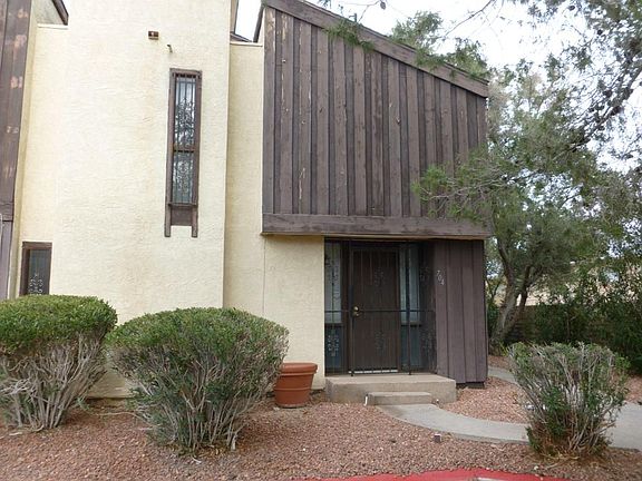 2nd image of 704 Fernwood Ln
