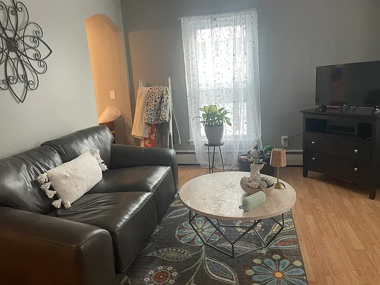 99 Main St #4 — Photo 2