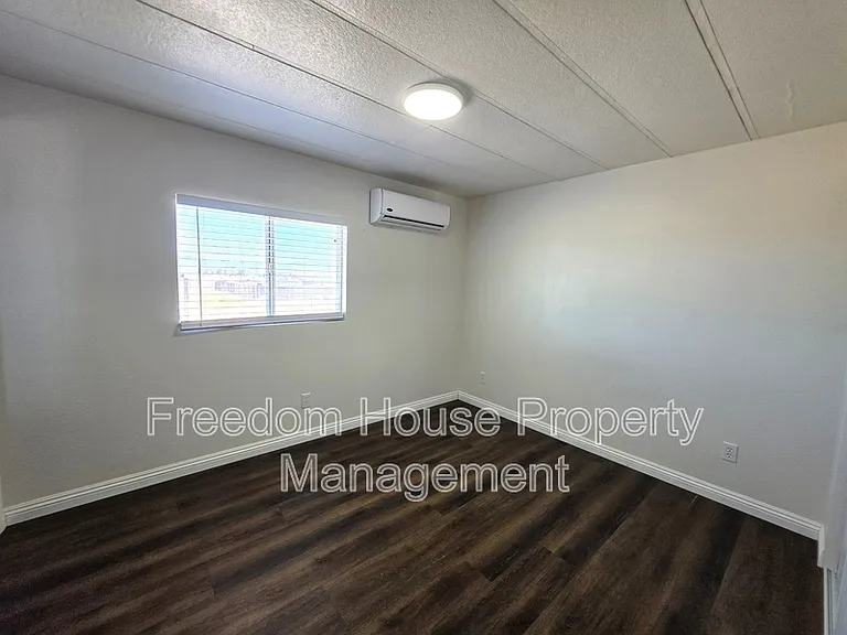 1911 Greta Blvd — Photo 23