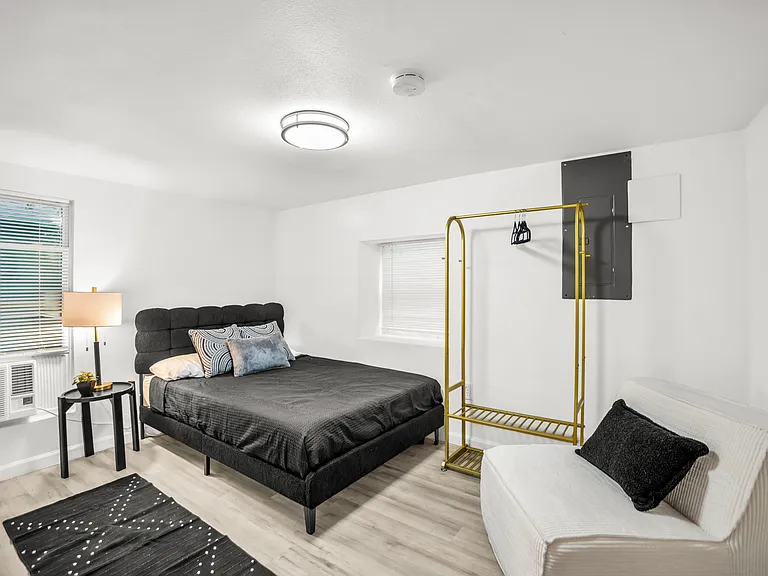 2737 Stuart Dr #2 — Photo 24