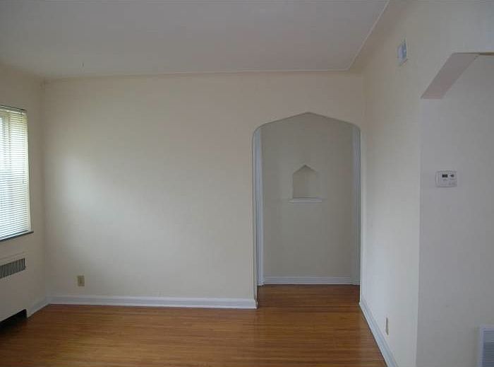 2nd image of 5835 Lindenwood Ave #1E