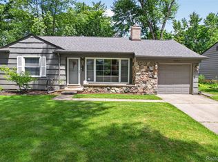 15690 Birwood Ave, Beverly Hills, MI 48025