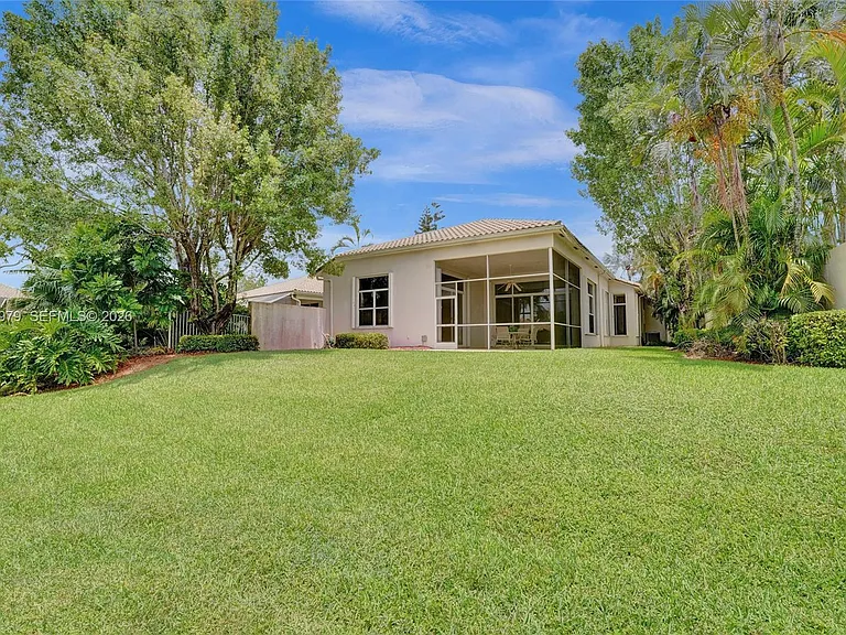 2525 Bay Pointe Ct — Photo 9