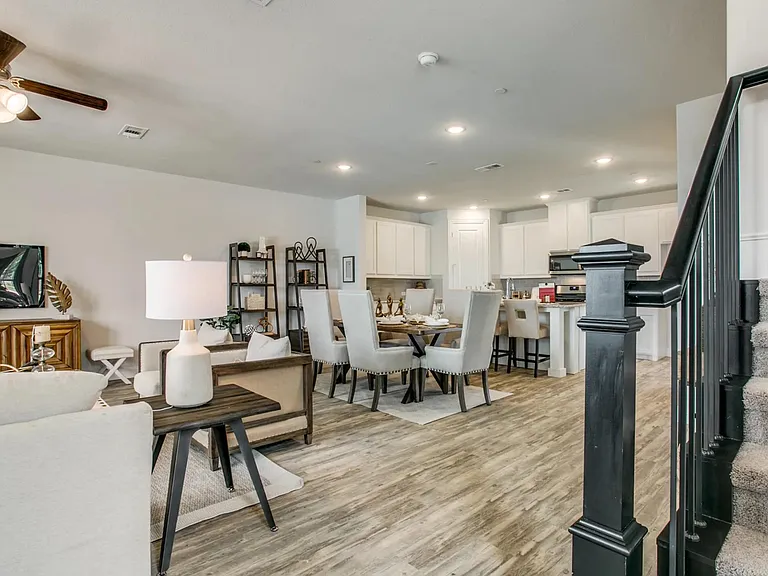 935 Ponds Edge Ln — Photo 10