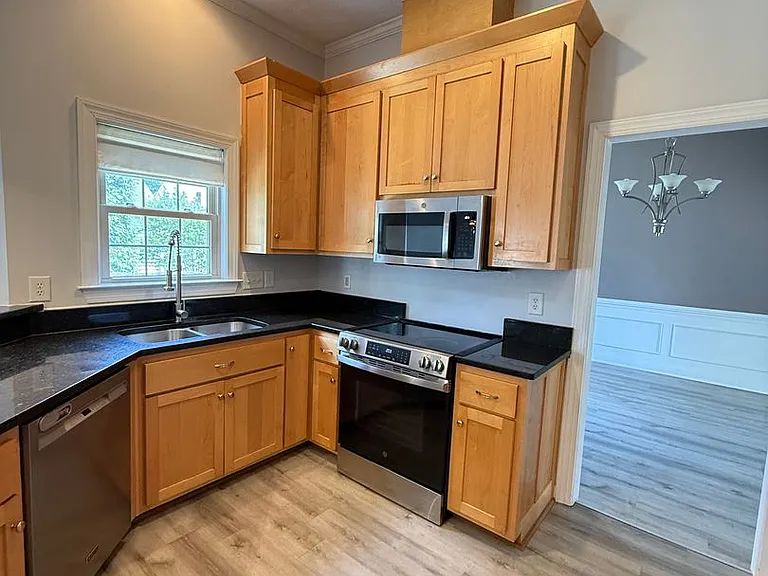 115 Sheldon Ct — Photo 10