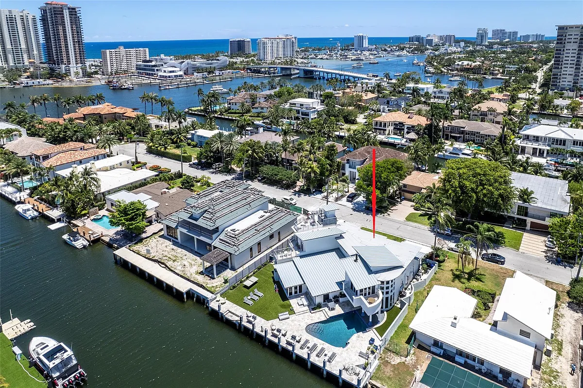 Building Photo - 2523 Castilla Isle