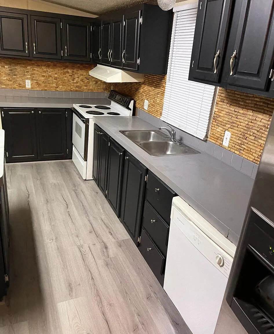 4 bed, 2052 sqft, $1,995 — Photo 1
