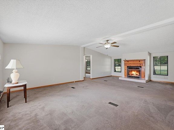 5th image of 554 Berry Shoals Rd