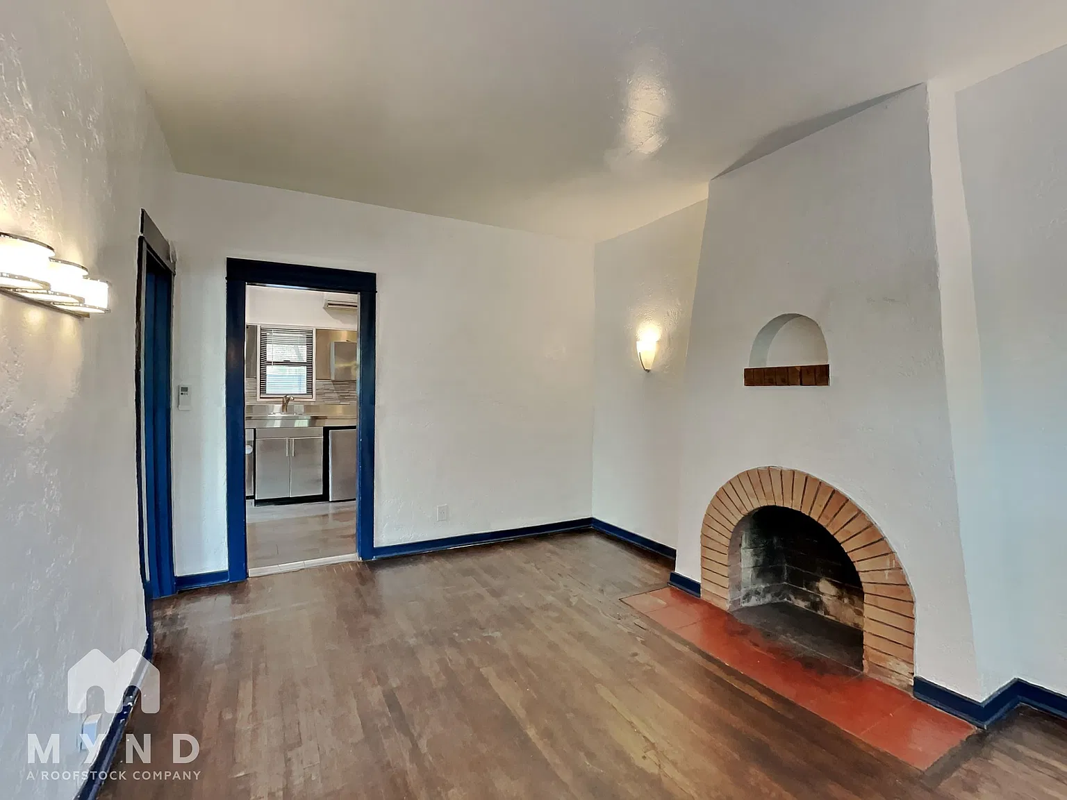 1 bed, 1.0 bath, 1056 sqft, $1,125 — Photo 4
