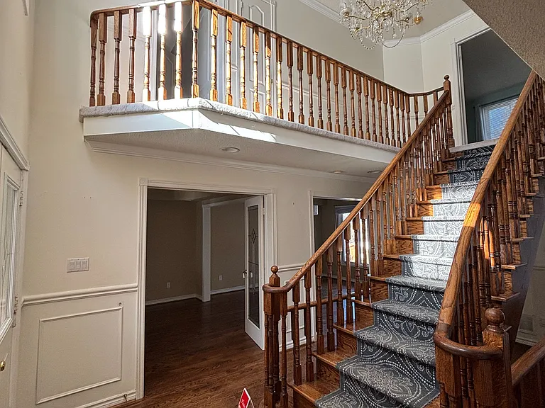 109 Carlyle Cres — Photo 9